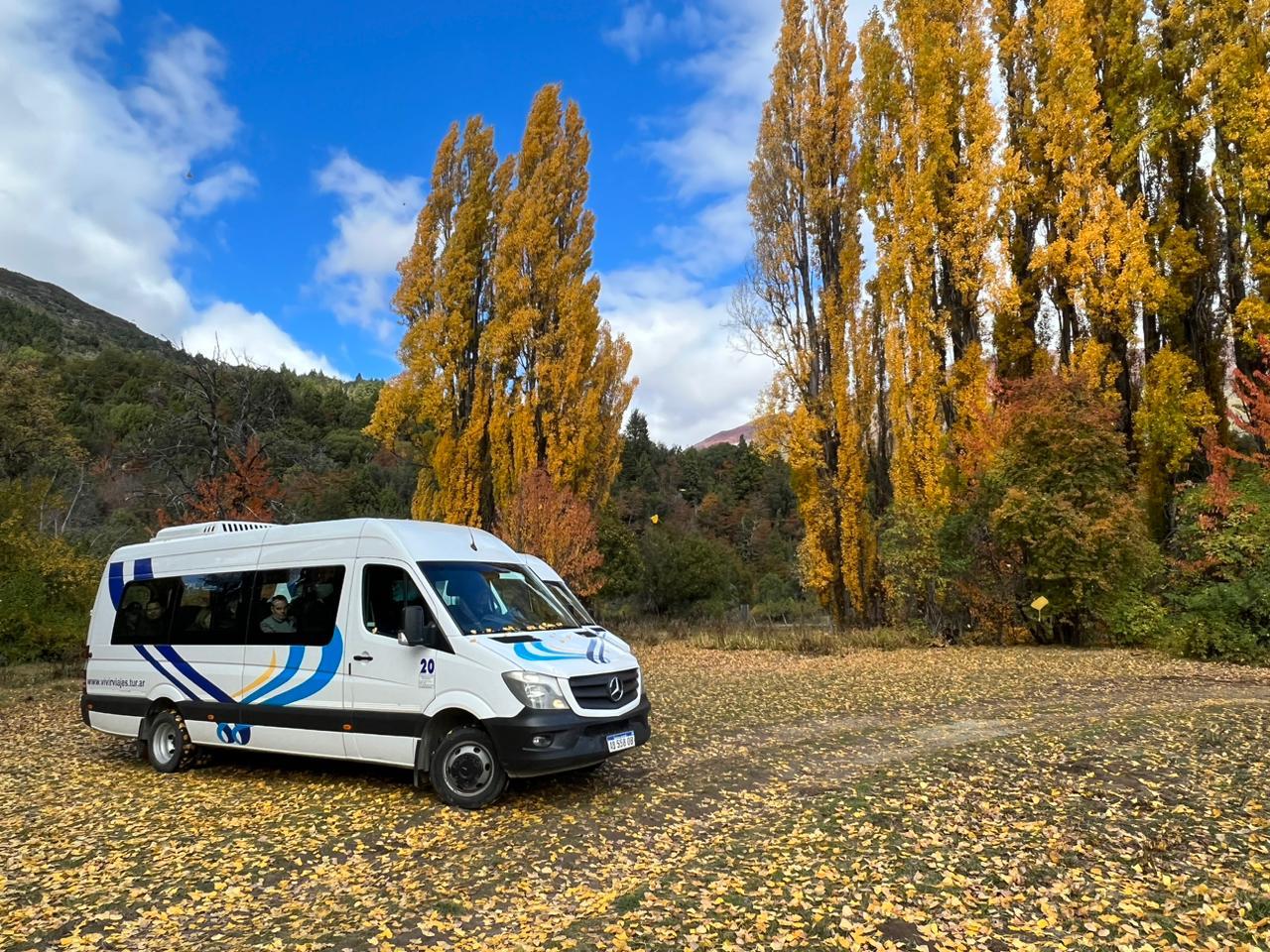 Unidad actual de la flota de Vivir Viajes en otoño